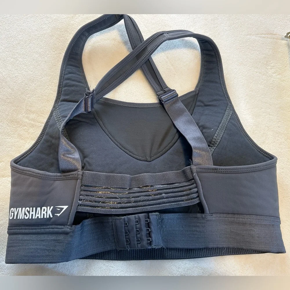 SOLD Gymshark medium sports bra black workout fitness cardio sweat athletic - Picture 6 of 7